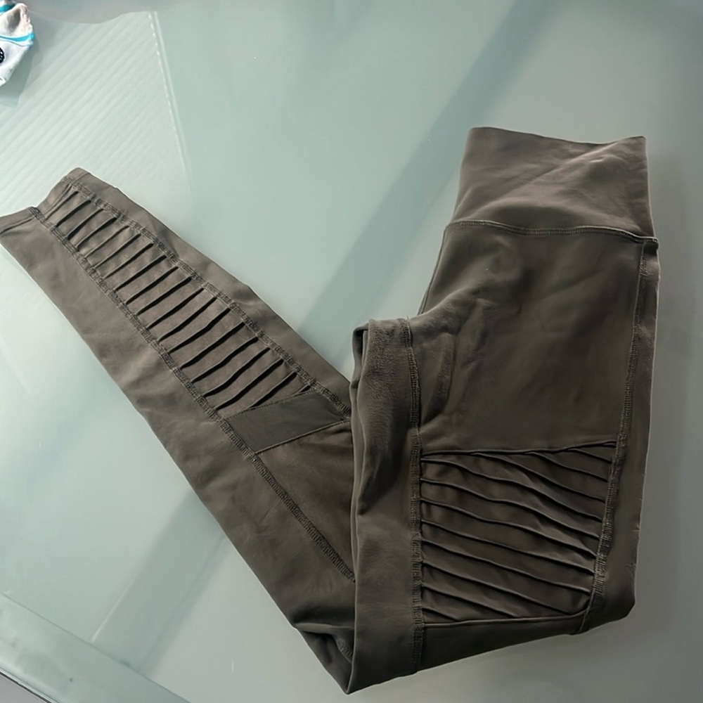 Alo moto leggings